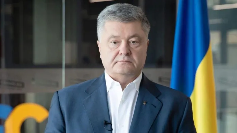 Poroșenko, de la aeroport, la tribunal. FOTO: Facebook