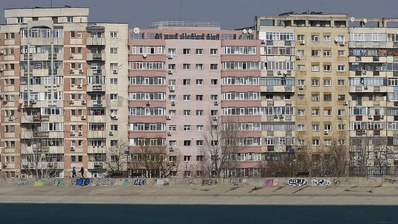 Amenzi până la 100.000 lei pentru românii care stau la bloc. Ce este total interzis? - Foto: Observator / imagine rol ilustrativ