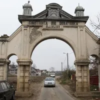 Poarta Cimitirului Evreiesc din Iași, așa cum arăta înainte să fie demolată