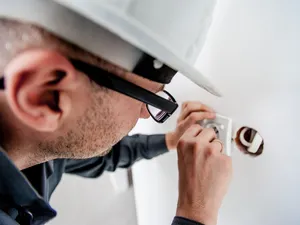 Un furnizor de energie din România cere 231.000.000 lei despăgubiri după plafonarea prețului la CCR - Foto: Pixabay.com (rol ilustrativ)