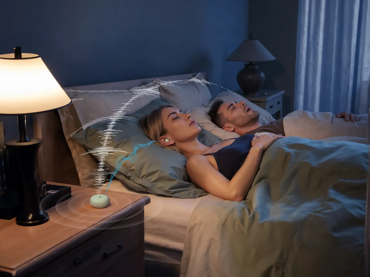 Sforăitul nu mai e o problemă dacă ai căștile soundcore Sleep A30