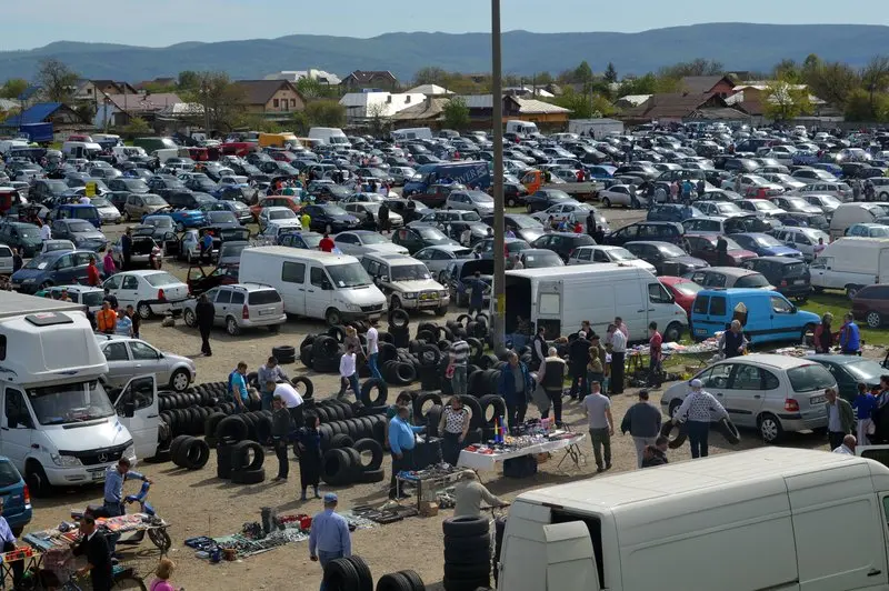 Târg auto - Foto: Deșteptarea