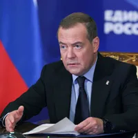 Aroganțe tip Kremlin. Dmitri Medvedev avertizează SUA: Evitaţi al Treilea Război Mondial - Foto: Profimedia Images