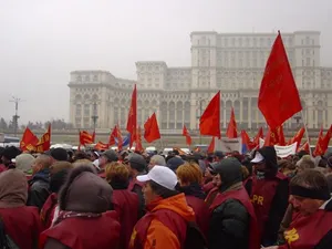 O nouă categorie de bugetari anunță declanșarea grevei. Milioane români ar putea fi afectați - Foto: Facebook/SLPR