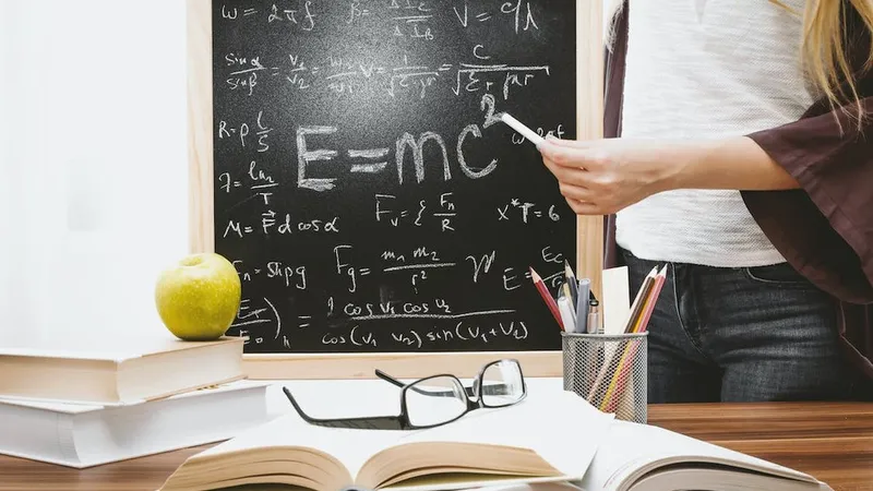 Profesorii nu mai iau aceiaşi bani dacă muncesc mai puţin - Foto: Pexels/JESHOOTS.com