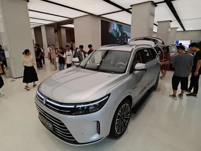 Chinezii de la AITO se laudă cu un SUV hybrid cu autonomie de 1.300 km. Preț, de la 34.000 $ - Foto: Profimedia Images