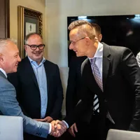 Ungaria va primi tehnologie pentru a produce vaccinul rusesc Sputnik V/FOTO: Facebook/Péter Szijjártó