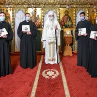 Guvernul, Parlamentul și partidele politice ocupă ultimele locuri în ceea ce priveşte gradul de încredere al românilor/FOTO: basilica.ro