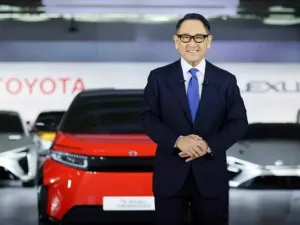 Akio Toyoda, șeful Toyota: O mașină electrică poluează cât 3 mașini hybrid -  Foto: quattroruote.it