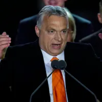 Vikor Orban, în genunchi în fața Rusiei și critică Occidentul: "Rusia nu a căzut. Economiile UE da" - FOTO: Profimedia