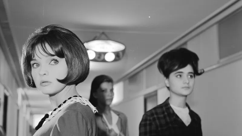 Margareta Pâslaru, de la fuga în SUA, blamată de mulți, cu câțiva $, la casă de milioane în New Yor - Foto: Studiourile Buftea(imagine cu rol ilustrativ)