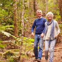 Sprijin la pensie. Cum obțin pensionarii o reducere de 70% la biletul de tratament? Unde pot merge? - Foto: Freepik