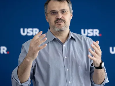 „Mai bine mi-aș tăia mâna decât să îl votez pe Predoiu premier”. Cristian Ghinea (USR) vorbește despre un puci în PNL