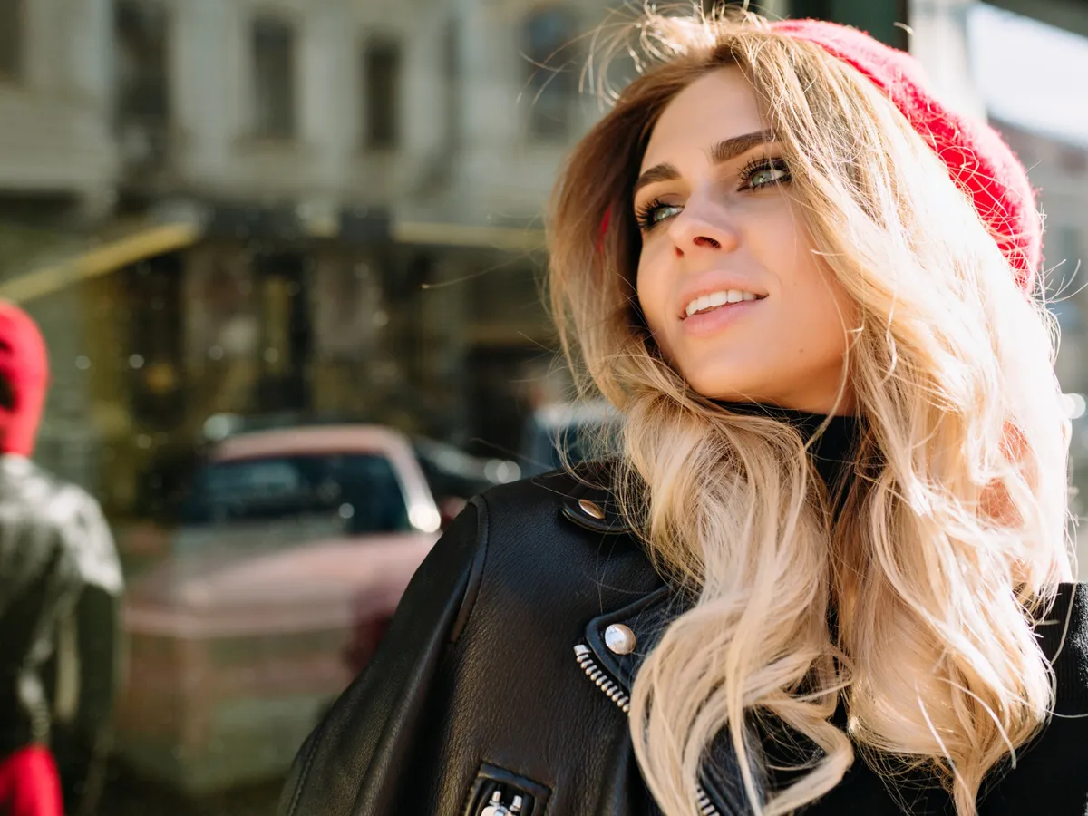 Femeie cu părul blond - Foto: Freepik (rol ilustrativ)