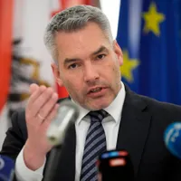 Karl Nehammer, care blochează nejustificat România la Schengen, vine la Congresul PPE din București - Foto: Profimedia images