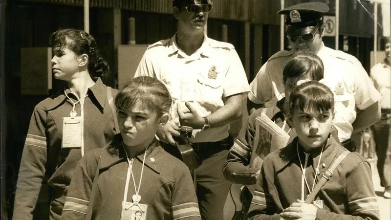 Cine e gimnasta care a fost colegă cu Nadia, la Montreal