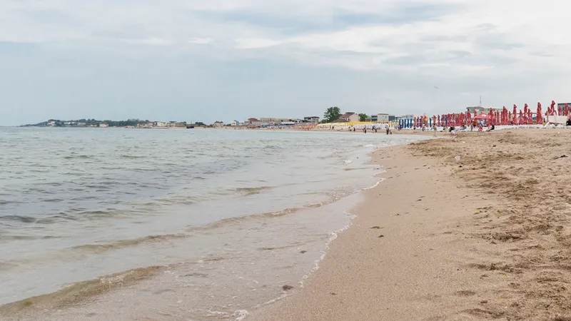 Litoralul românesc va avea încă 23 de hectare de plajă. În ce stațiune va fi mai mult nisip Foto: INQUAM Photos/Mircea Manole