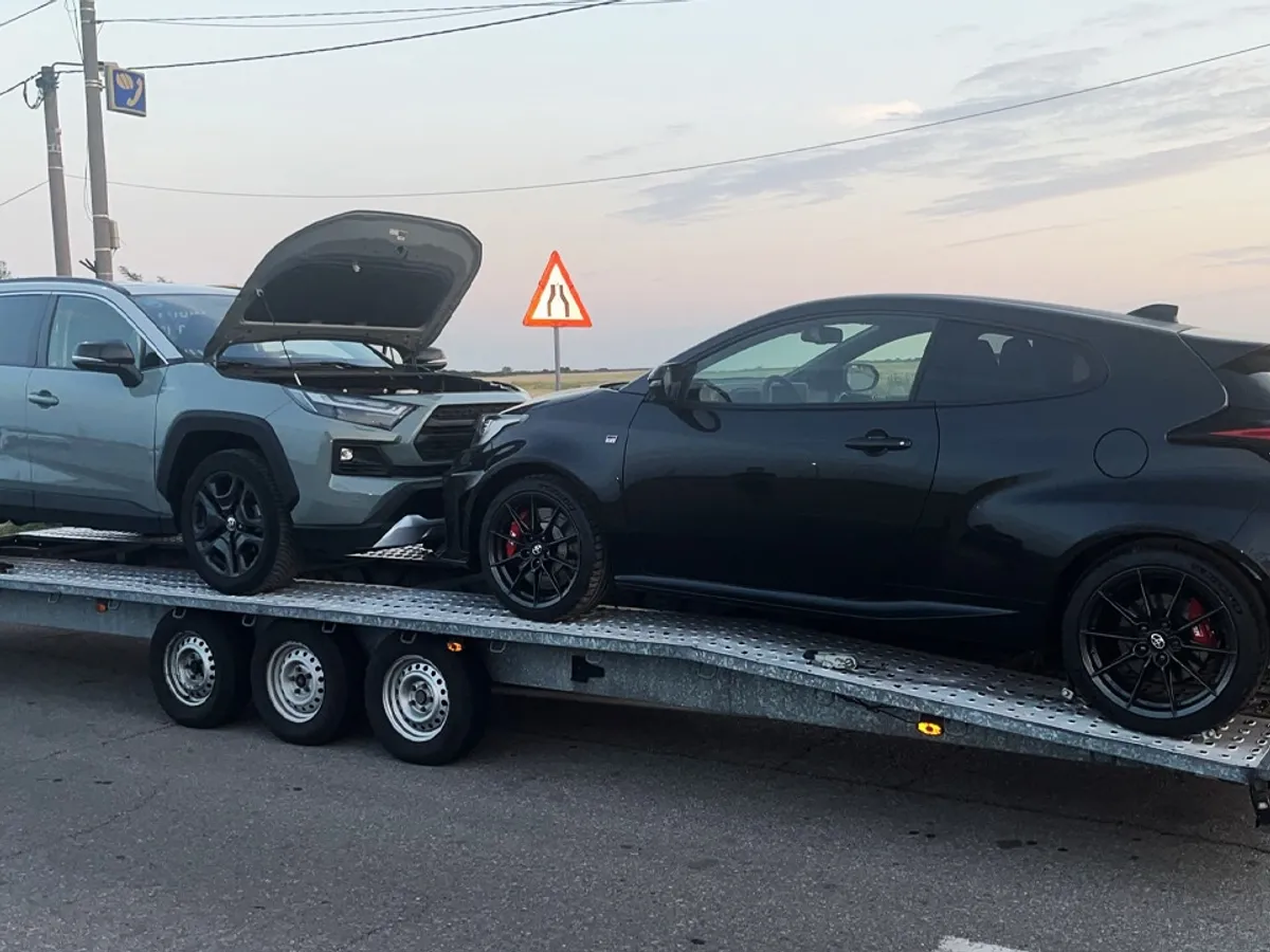 Mașini furate din Germania, descoperite la Sânnicolau Mare. Un bulgar le transporta pe o platformă