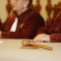 CCR: Indemnizația pentru îngrijirea copilului bolnav, acordată până la 18 ani, nu până la 16. Foto: b1.ro