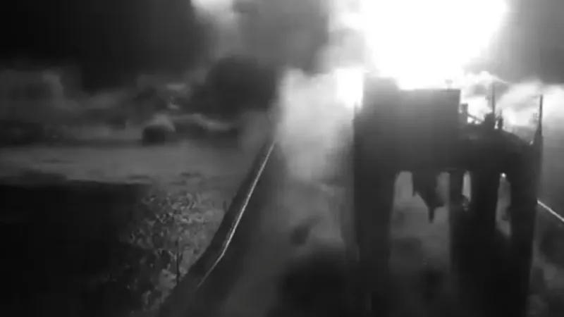 Momentul în care Rusia distruge barajul Nova Kahovka - Foto: Twitter/ @avaza1972