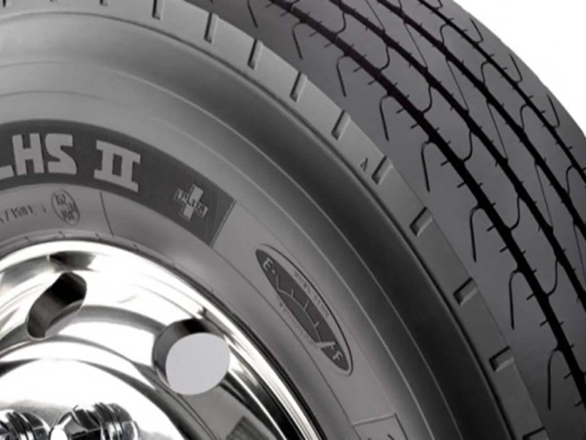Ai camionul echipat cu astfel de anvelope? Atenție, pot fi mortale! Producătorul, dat în judecată - Foto: autoserv.ro (Imagine cu rol ilustrativ)