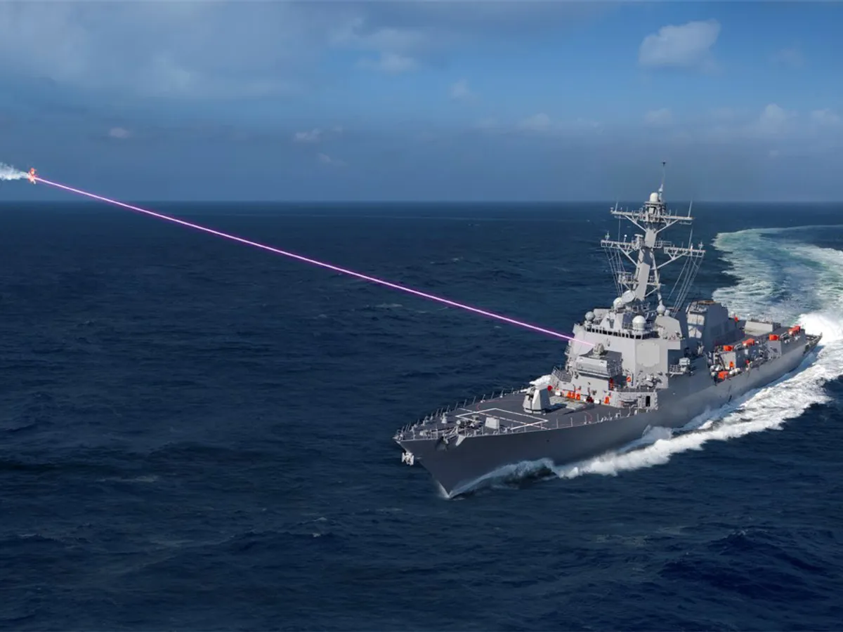 Sistemul HELIOS, arma laser a Lockheed Martin, testat cu succes pe dstrugătorul USS Preble. 4 drone, distruse
