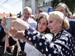 Viorica Dăncilă a preluat conducerea PSD și vorbește liber, fără să citească de pe foaie Foto: guv.ro