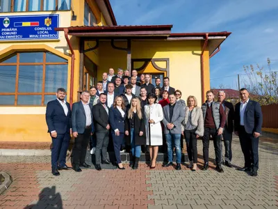 Primarul a demisionat pentru mită, localnicii au ales-o pe fiica sa - Foto: Facebook / Andreea Alecu- Gireadă
