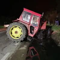 Un tractorist rupt de beat a băgat trei persoane în spital: „Am băut de toate. Care accident?” / Foto: glasulsucevei.ro