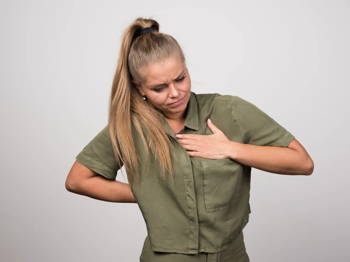 Râgâitul poate fi un semn că ești bolnav de cancer? Când ar trebui să mergi la doctor? - Foto: Freepik