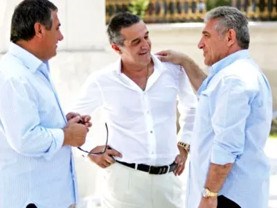 Victor, Gigi și Giovanni Becali - Foto: prosport.to