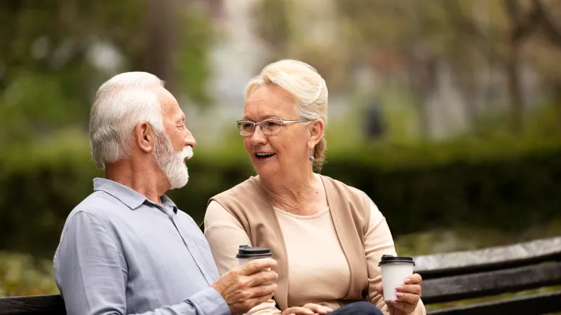 Toți pensionarii cu pensie mai mică de 5.000 lei vor primi bani în plus. Sumele sunt diferite - Foto: Freepik