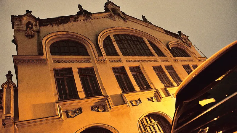 Fabrica de trăsuri și caroserii Hermann I. Reiber din centrul Bucureștiului - Foto: Mihai Dăscălescu