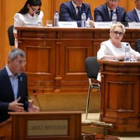 Vom vedea cine în umbra cui este până la urmă. Foto: INQUAM Photos/George Călin