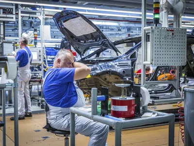 Linie de producţie pentru VW Golf, în Zwickau, Germaniia - Foto: Profimedia Images (imagine cu caracter ilustrativ)
