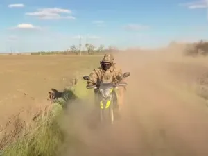 VIDEO „Cavaleria” războiului modern. Ucraina a anunțat formarea primei companii de atac pe motociclete. Cum va acționa
