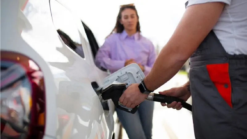 Postarea care a pus pe jar turiștii din Thassos: ”Se bagă apă în benzină” Unde s-a întâmplat? - Foto: Freepik.com (rol ilustrativ)