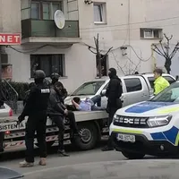 Bătaie cu ciocane și topoare după o șicanare în trafic. Poliția a intervenit Foto: infobt.ro