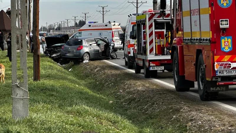 Accident rutier grav cu șase victime, în Neamț. Trei persoane, încarcerate - Foto: Știri Neamț