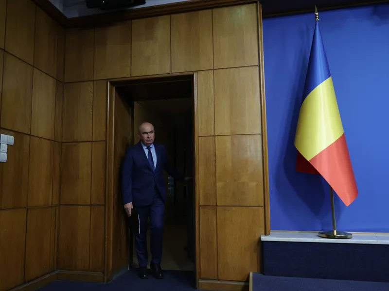 Ilie Bolojan, pregătit de conferința de presă pe pensiile speciale - Foto: INQUAM PHOTOS / Călin George