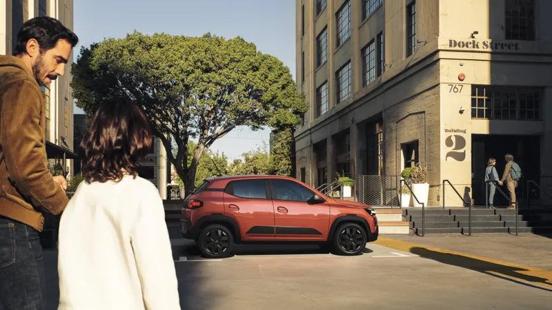 Românii, mai „bogați”? Dacia Spring: 10.240 € - Luxemburg, 10.590 € - Belgia, 16.900 € - România - Foto: Dacia