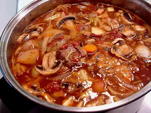 Cum este beef bourguignon fără carne, cu garnitură de sfeclă, de la Olimpiada din Paris - Foto: Flickr/Cheryl