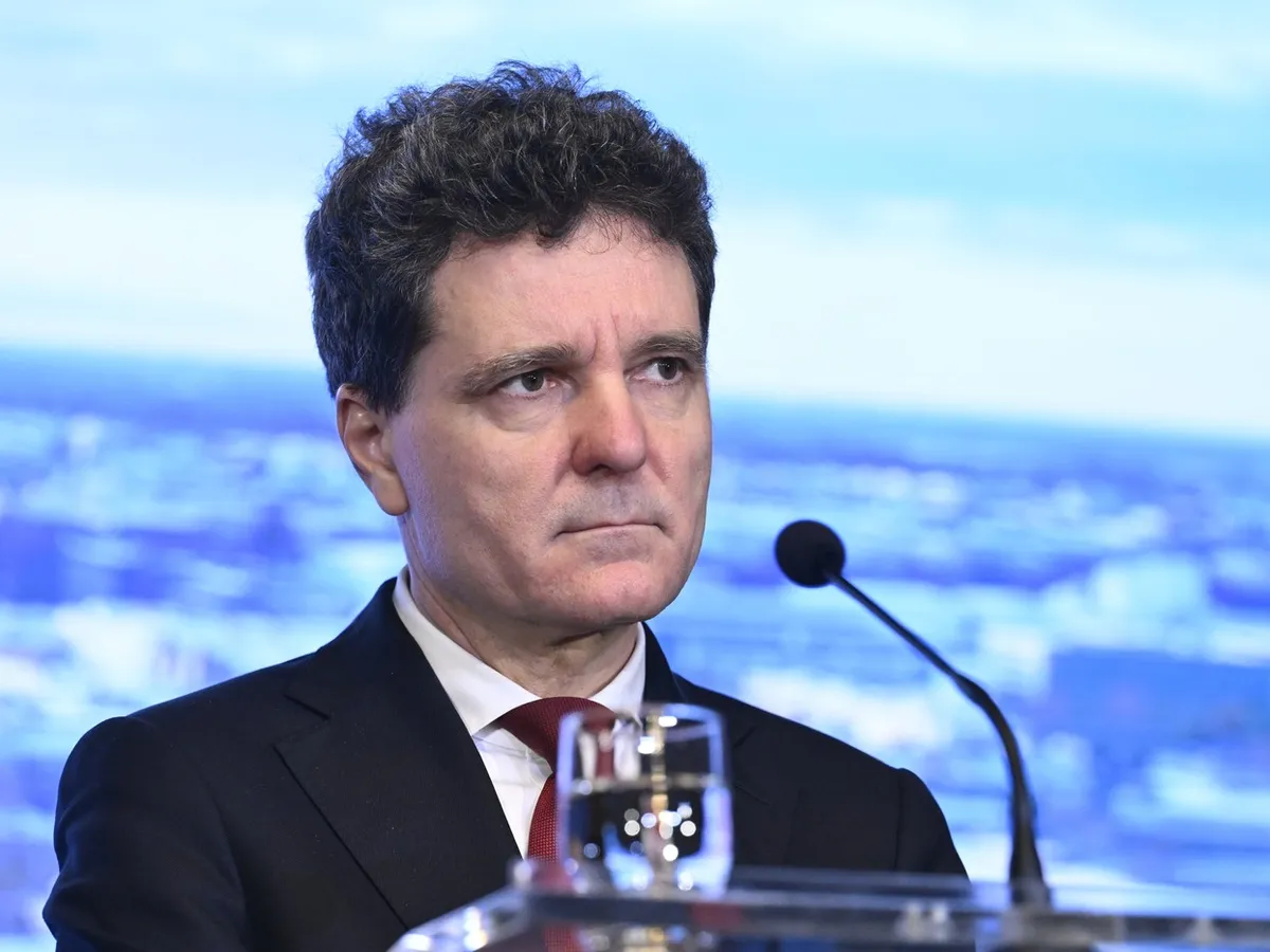 Magistrații se tem să meargă la consultări. Nicușor Dan: „Unii au cerut să fie preluați din bezinării”