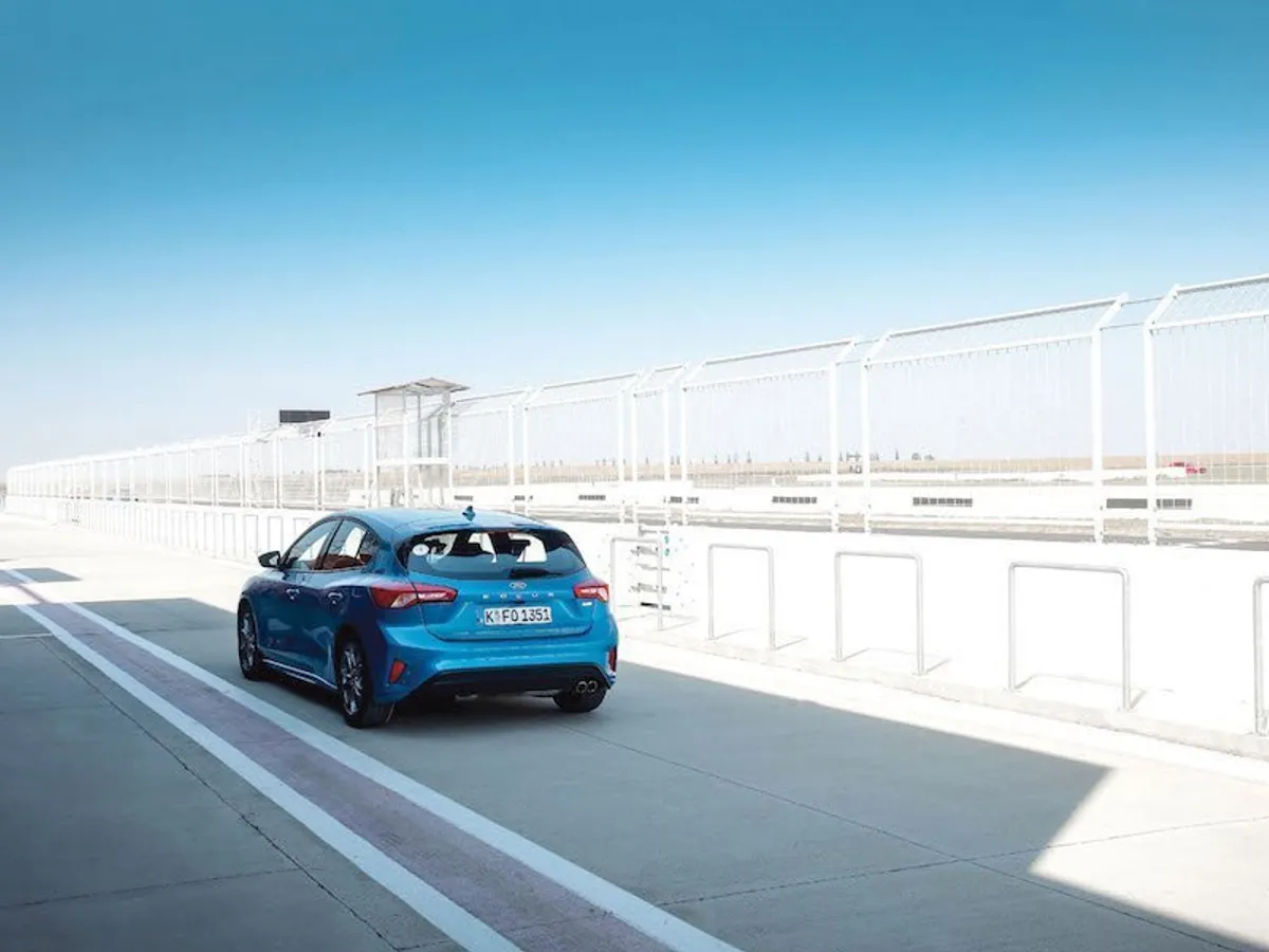 Design-ul noului Focus este plin de sex-appeal, chiar dacă din anumite unghiuri te duce cu gândul la Mercedes A Klasse sau Lexus CT