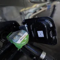La cât a scăzut preţul motorinei şi benzinei. Care este legătura cu mărirea accizei - Foto: INQUAM PHOTOS/George Călin