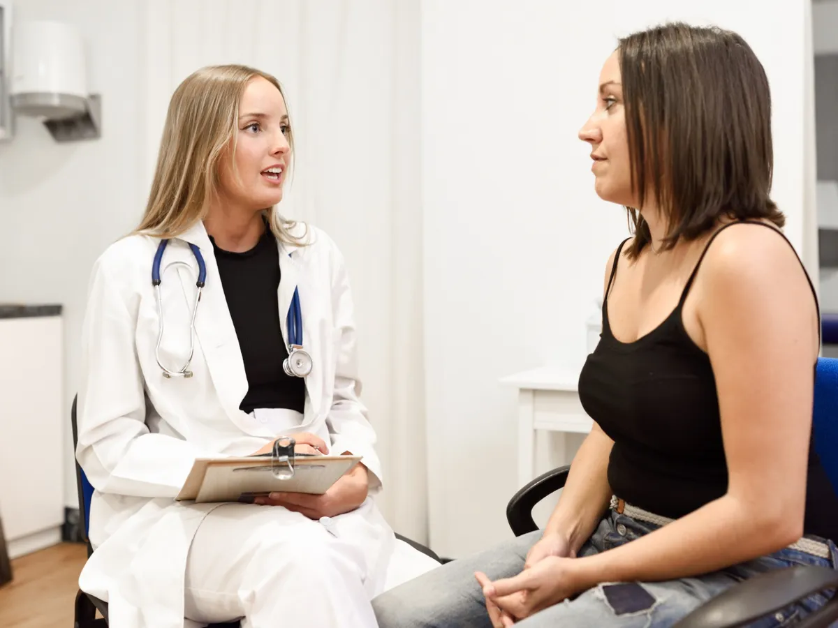 Femeie la doctor - Foto: Freepik (Imagine cu rol ilustrativ)