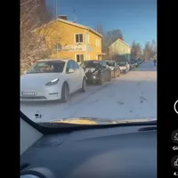 Vacanță cu mașina electrică iarna în Suedia? Cozi de kilometri, la stațiile de încărcare - Foto: captură video