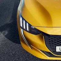 Francezii au calculat cu multă atenție trăsăturile celei de-a doua generații Peugeot 208.