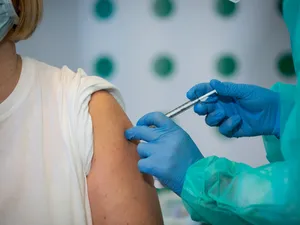 Bucureştiul, pe primul loc la rata de vaccinare anti-COVID: 44%. / Foto: digi24.ro