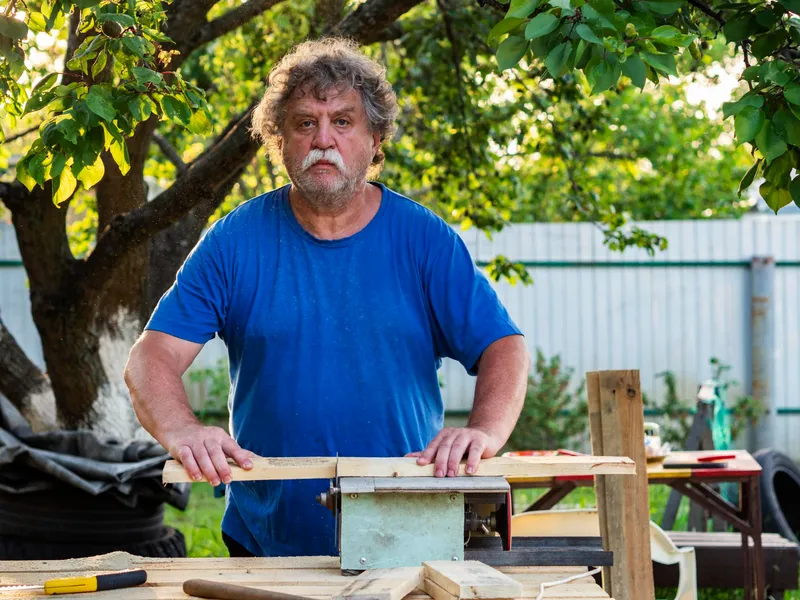 Viața la pensie pe șantier - Foto: Freepik